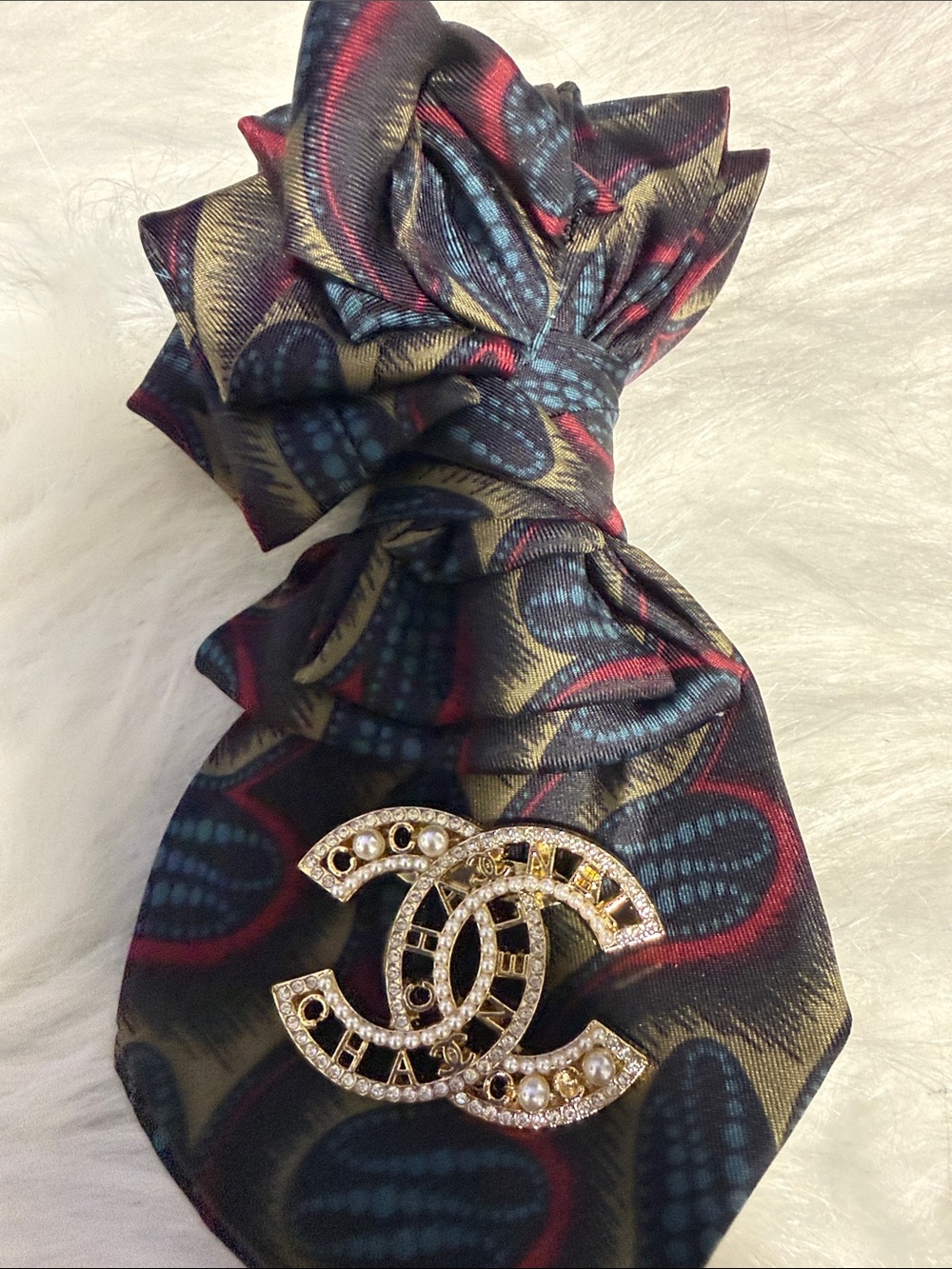 Designer-Inspired Black & Gold Brooch Accent Junk Tie
